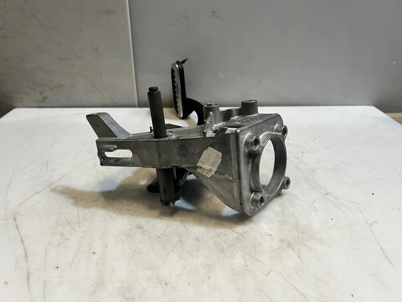 2009-2016 BMW Z4 Series E89 Brake Pedal Assembly 6785885 OEM
