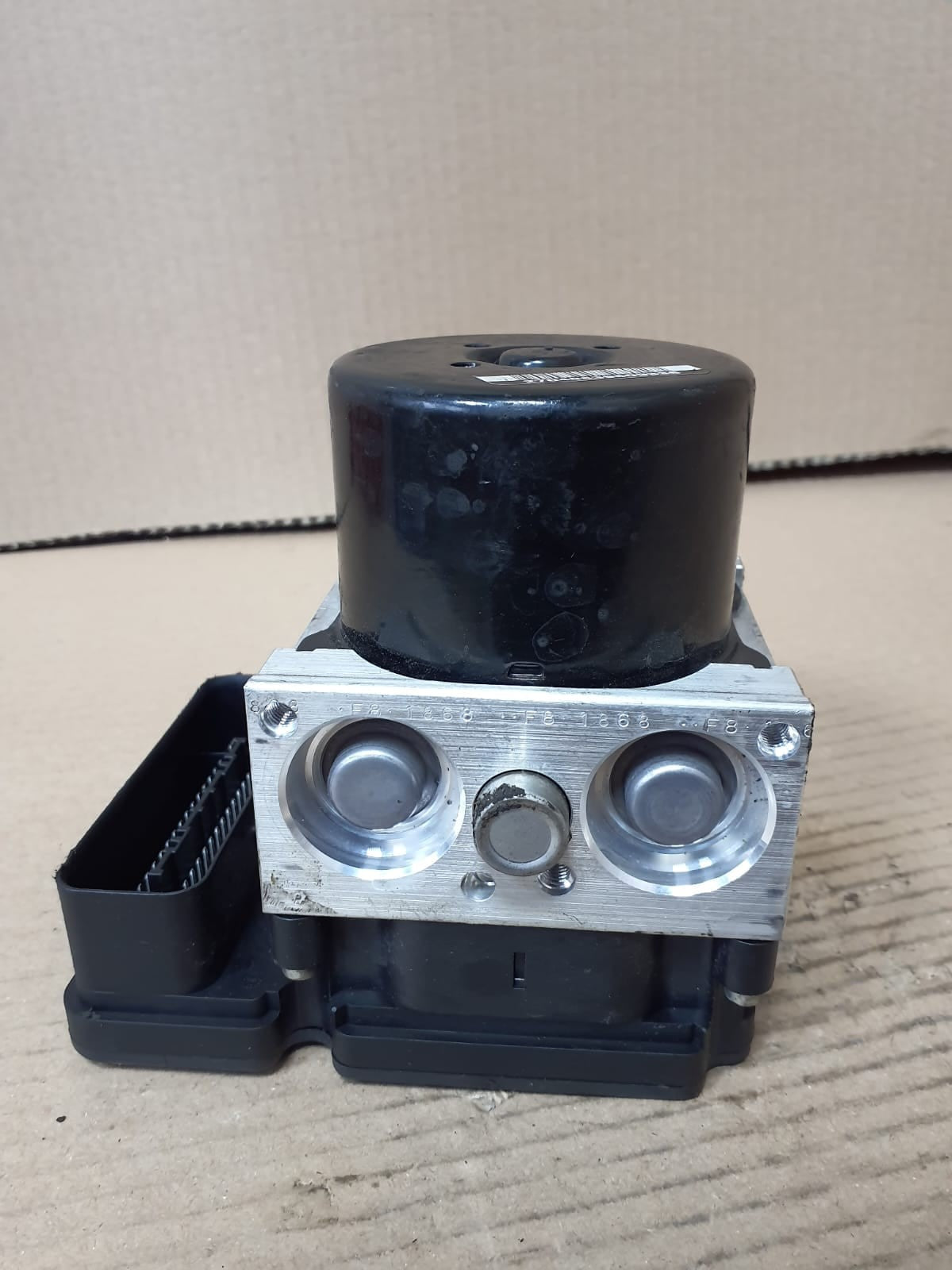 2012-2013 BMW F30 F31 F35 320i and 328i ABS Pump Control Module 6862246 OEM
