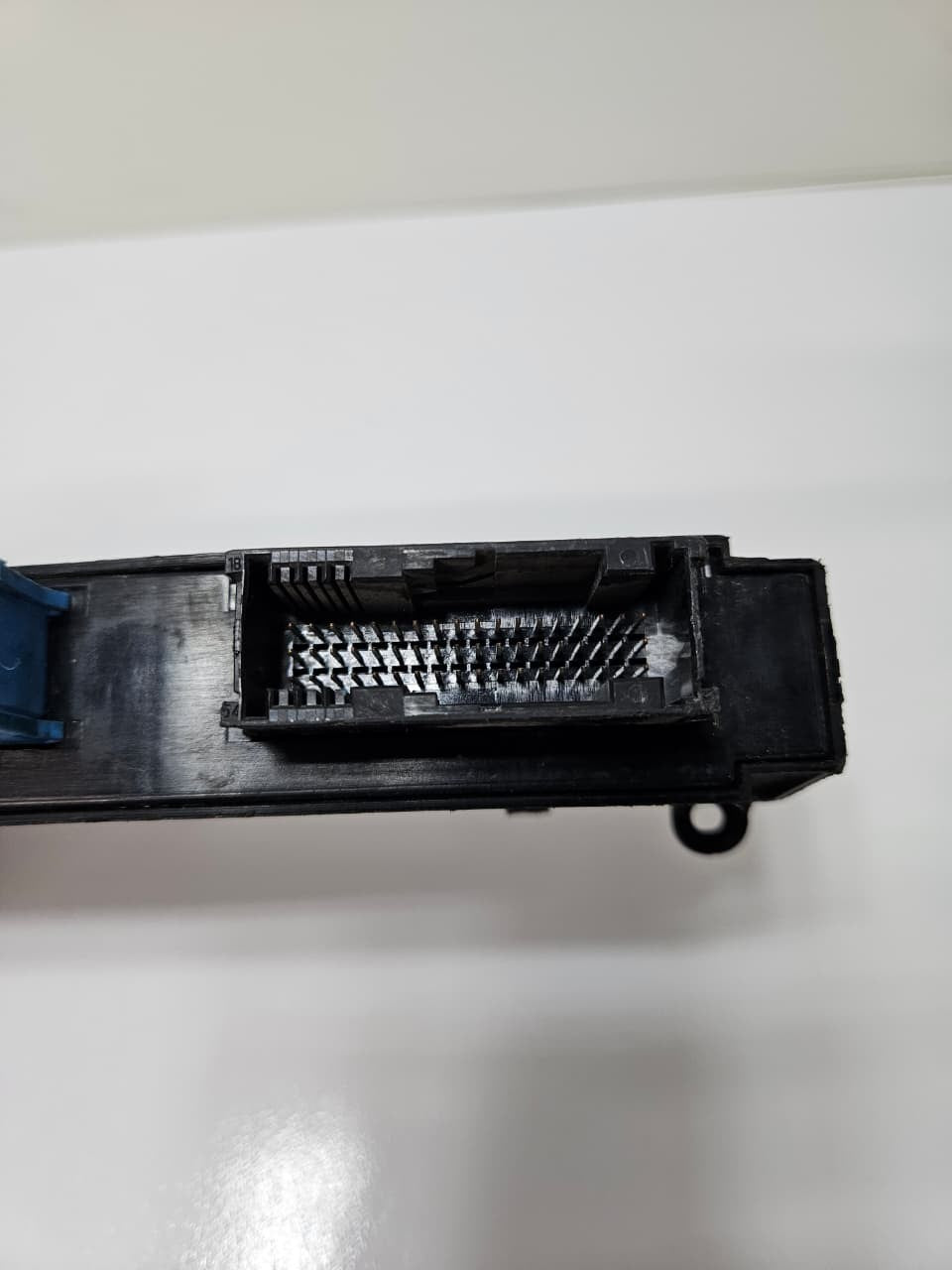 OEM BMW E87 1 SERIES BODY CONTROL MODULE 6983304