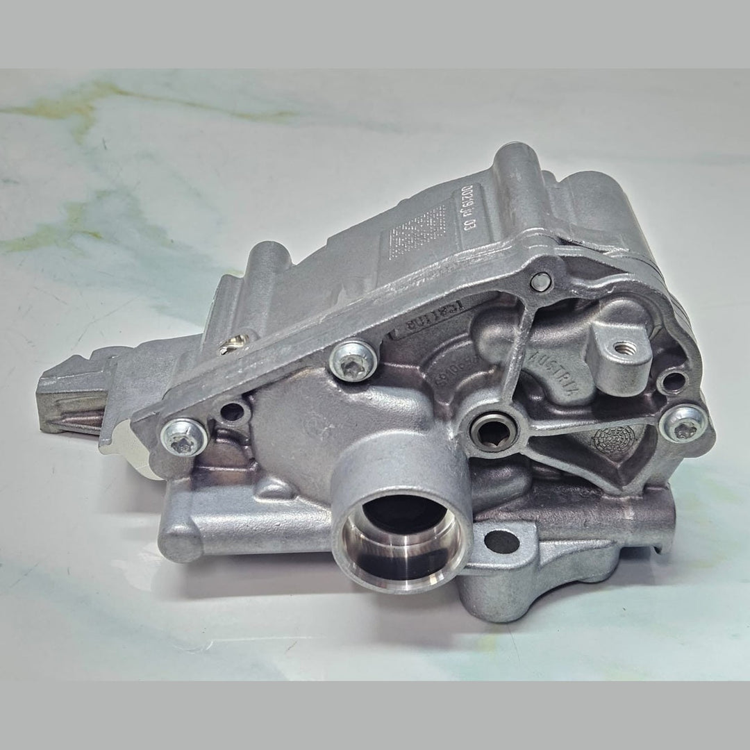 OEM BMW F80 F82 F83 M3 M4 S55 Engine Oil Lubrication Pump Brand New 8011851