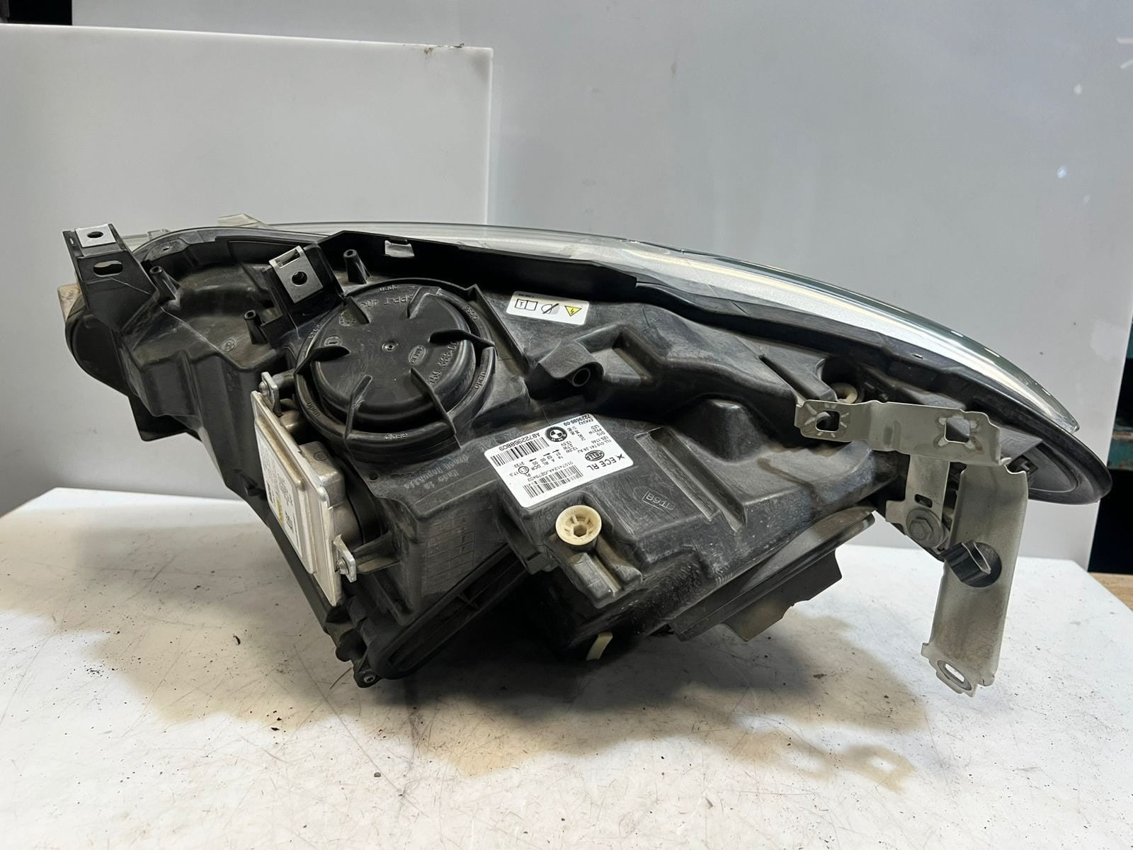 2011-2012 BMW 1' F20 F21 120i LEFT RIGHT Bi-Xenon Headlight 7229687 7229688 ECE