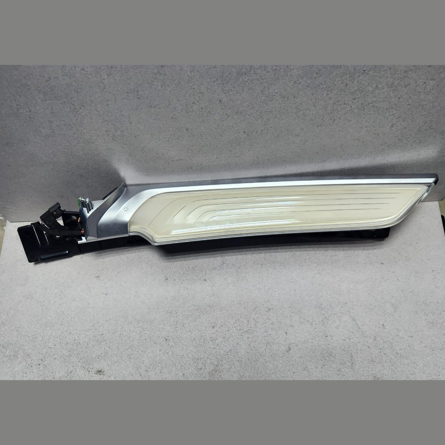2016-2022 BMW 740i Rear Door Interior Light 7469541  7 Series G11 G12 