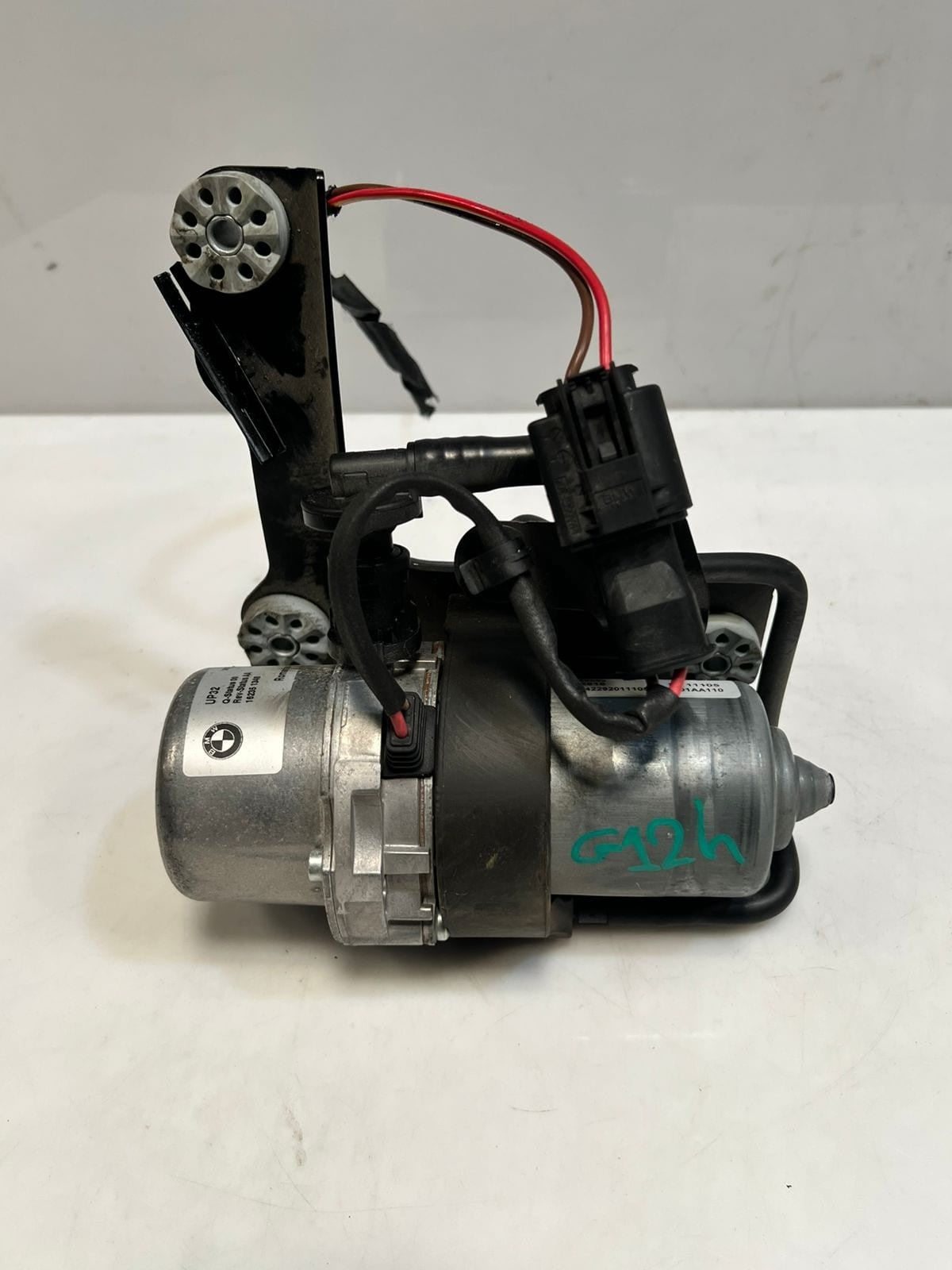 2018-2023 BMW 530e 3' G30 G20 XDRIVE 2.0L Brake Vacuum Pump 6880628 OEM