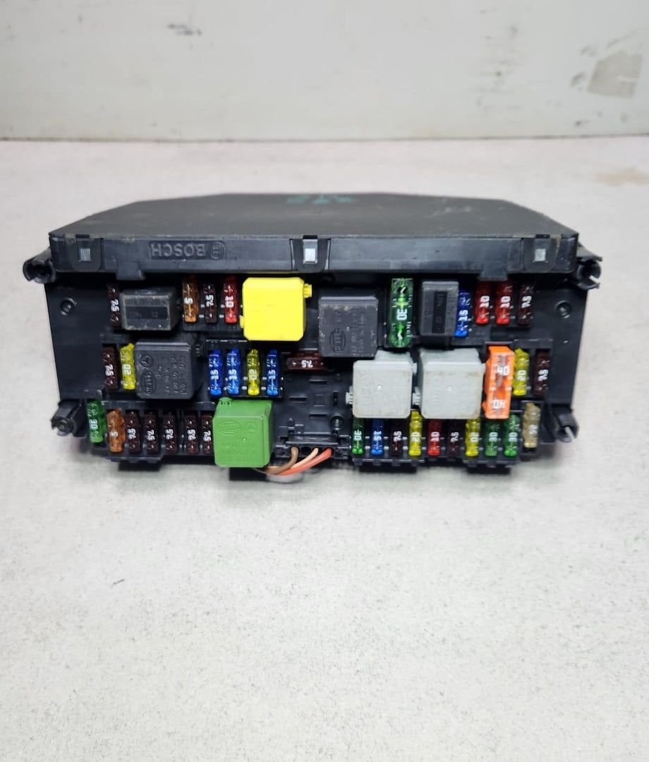 Mercedes-Benz Front Fuse Box Control Module A2129005912 C-Class W204 S204 OEM