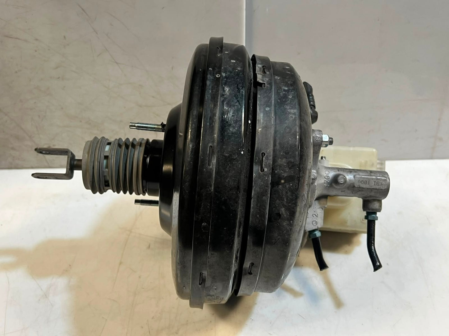 2007-2013 BMW X5 E70 and X6 E71 Brake Booster CYLINDER SERVO MOTOR 6774622  OEM