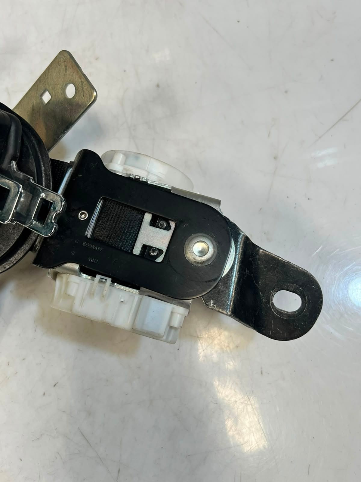 2015-2019 BMW X1 F48 and X1 E84 Rear Middle Seat Belt 34141670 OEM