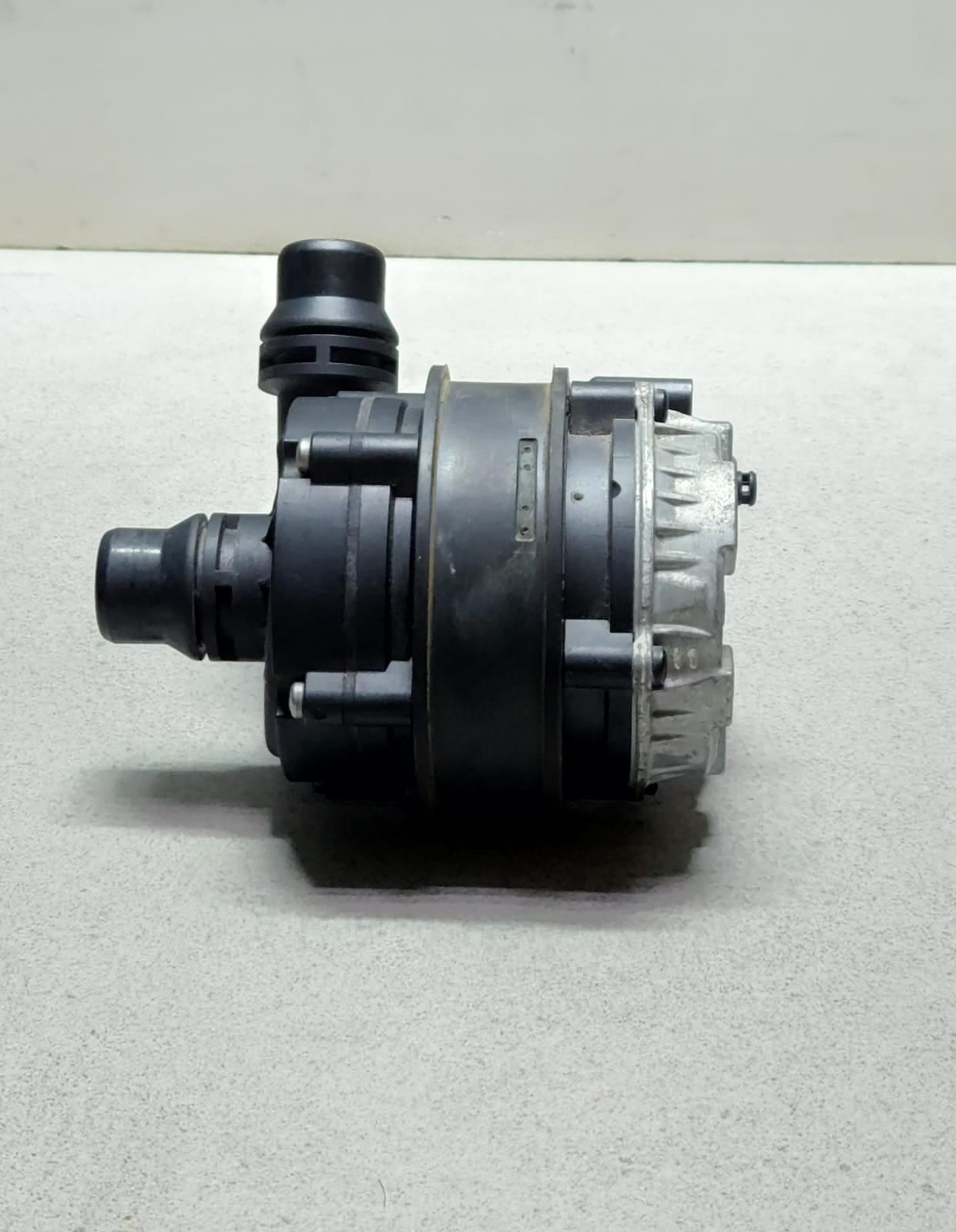 BMW Auxiliary Water Pump 8600442 F20 F22 F30 OEM