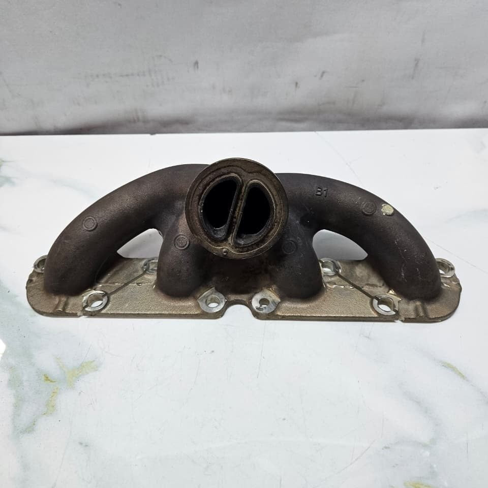 2015-19 BMW G11 G12 X5 G05 F15 with 4.4 V8 N63 engine Exhaust Manifold 8600288