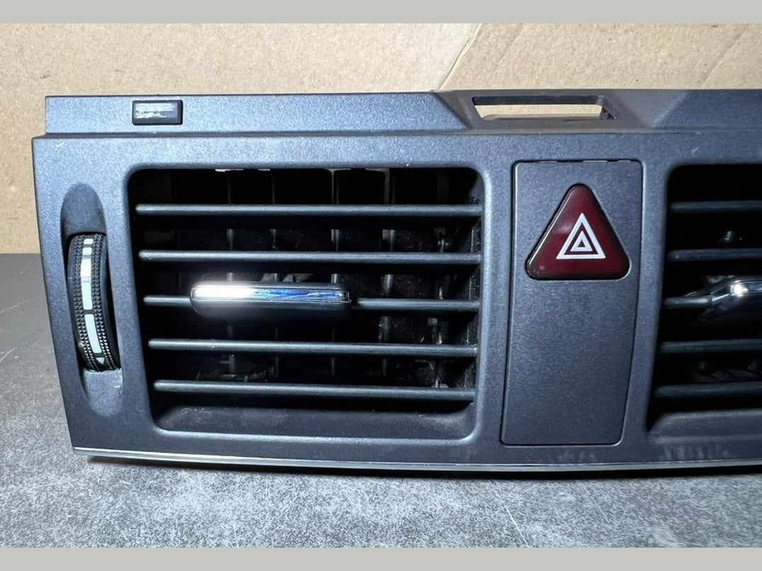 2008-2010 Mercedes W204 C-Class Front Center Dashboard  Heater A/C Air Vent