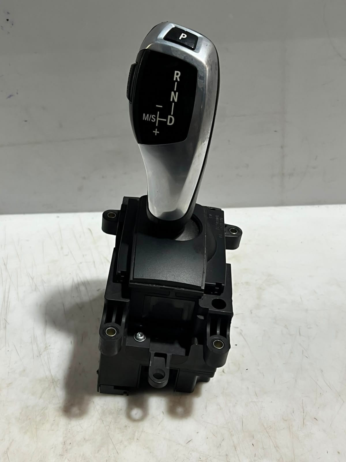 2011 BMW 550i, 5 Series F10/F11 7' Automatic Gear Selector Shifter 9218101 OEM