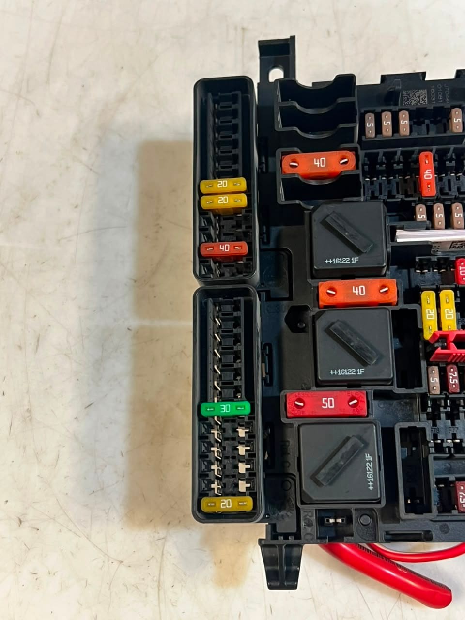 BMW 1' 2' X1 X2 F48 F39 F40 F45 POWER SUPPLY DISTRIBUTION Fuse Box 9270356 OEM