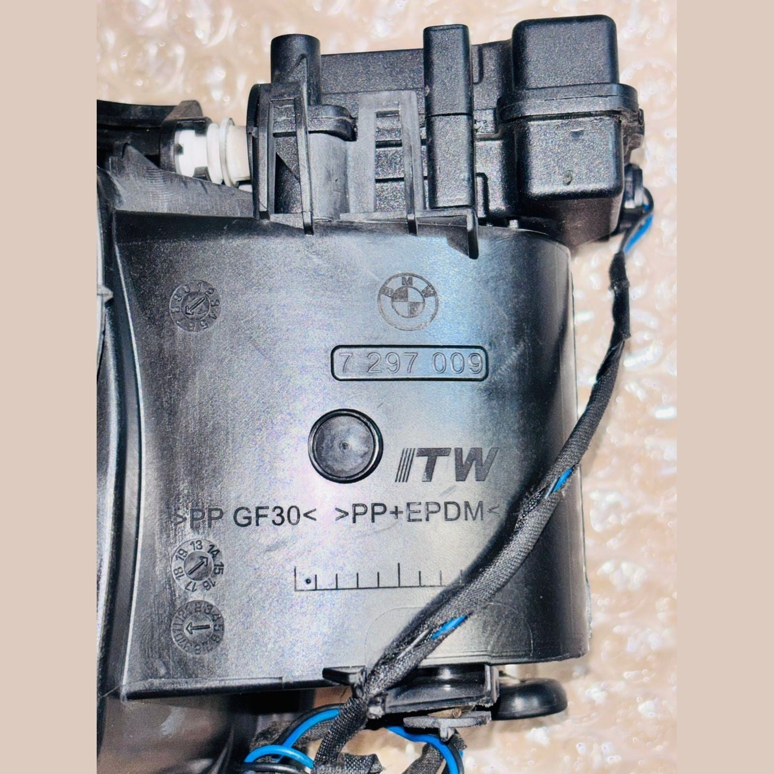 BMW X6 Cover F16 F86 51177297009 7297009 Fuel Tank Hatch