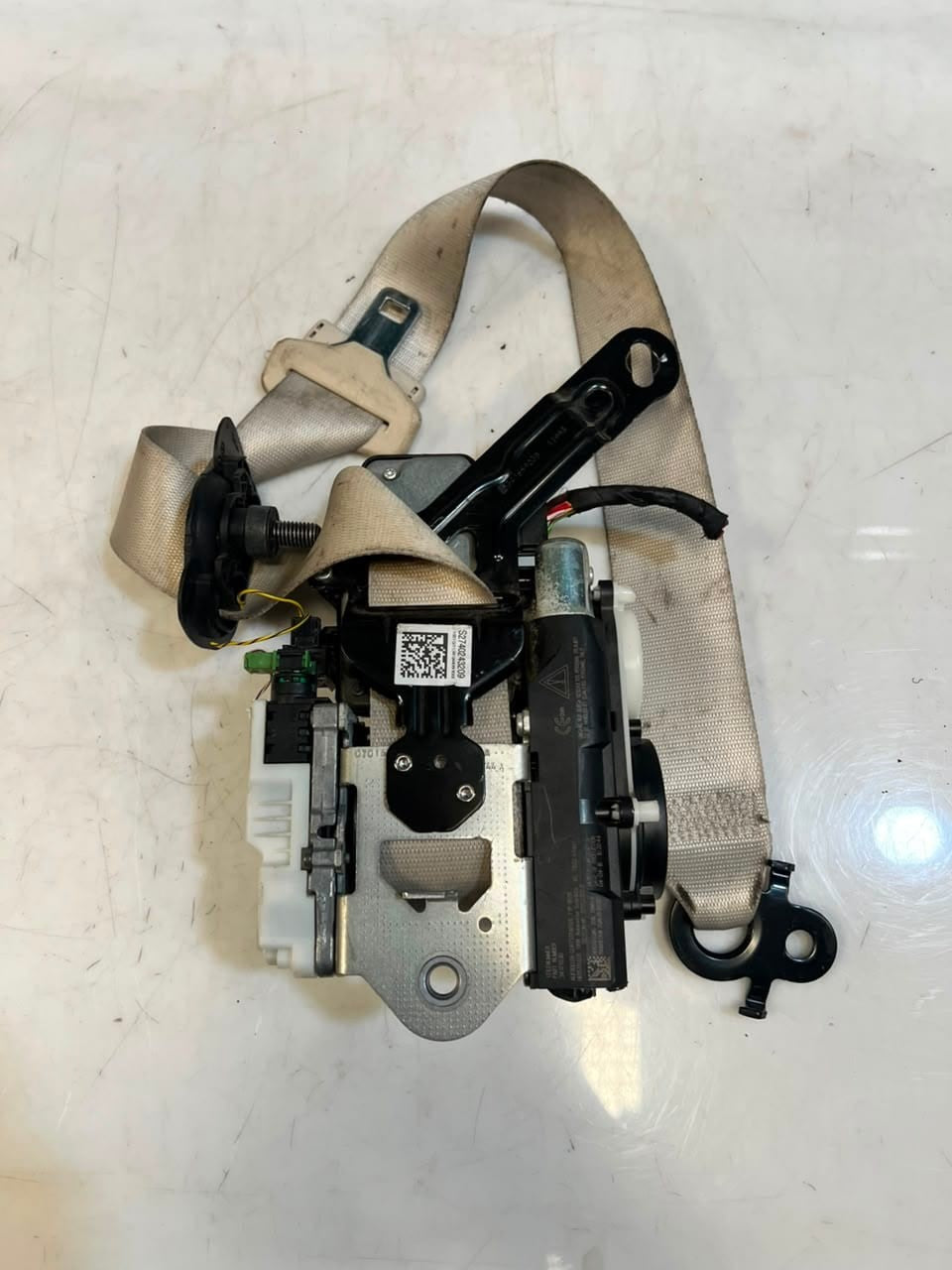 BMW 530  5 Series G30 G31 Front Seat Belt Right FR Tensioning System 34027306