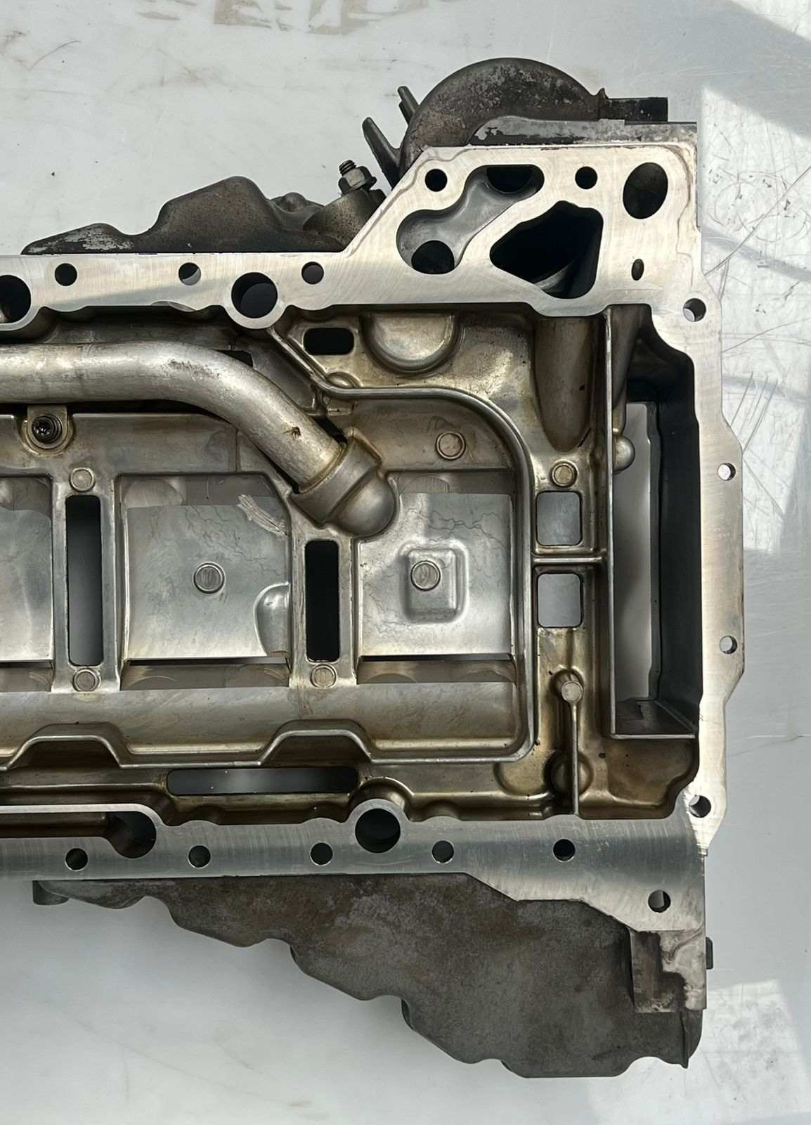 2012-2016 BMW M5 Upper Engine Oil Pan 7843143 M6 F12 F13 4.4L twin turbo S63