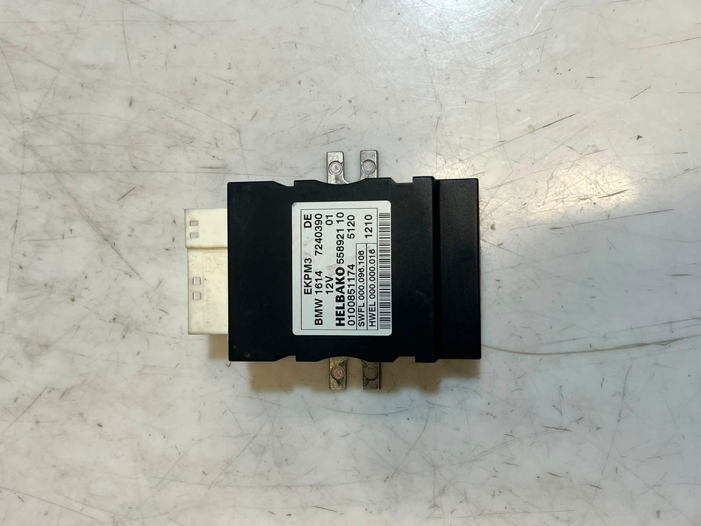 2009-2010 BMW 7 Series F01 F02 760Li 740Li Fuel Pump Control Unit 7240390 OEM