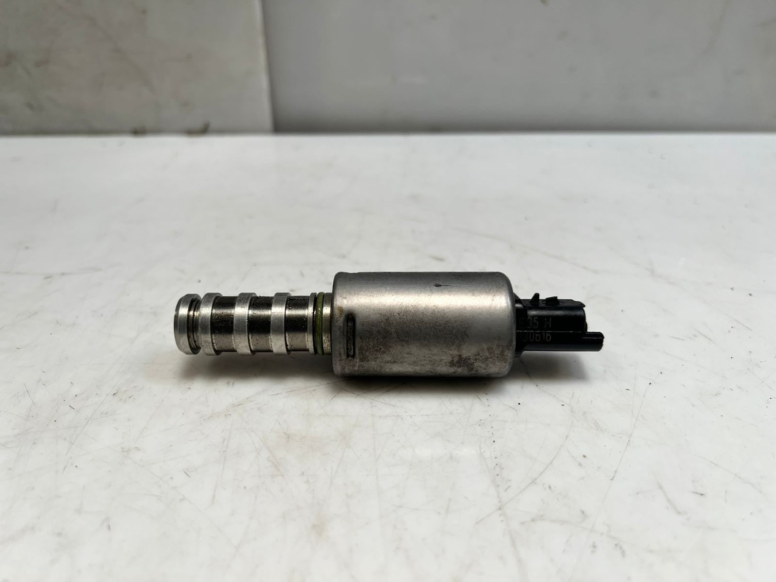BMW R55 F20 F21 F30 F31 F35 Vanos Solenoid Valve Electric-Hydraulic 8610388 OEM