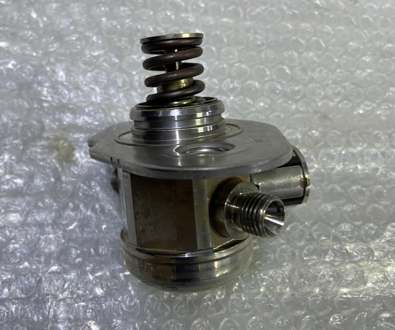 OEM BMW B38 B58 B46 F20 F22 F30 F31 F32 G30 High Pressure Fuel Pump 7642466