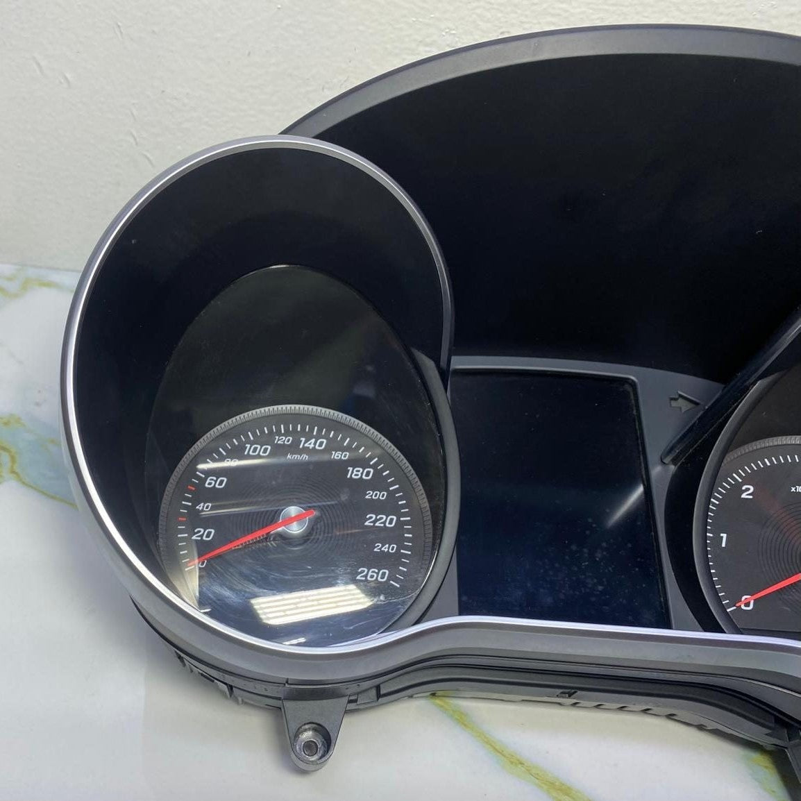 Benz Instrument Cluster A2059001930