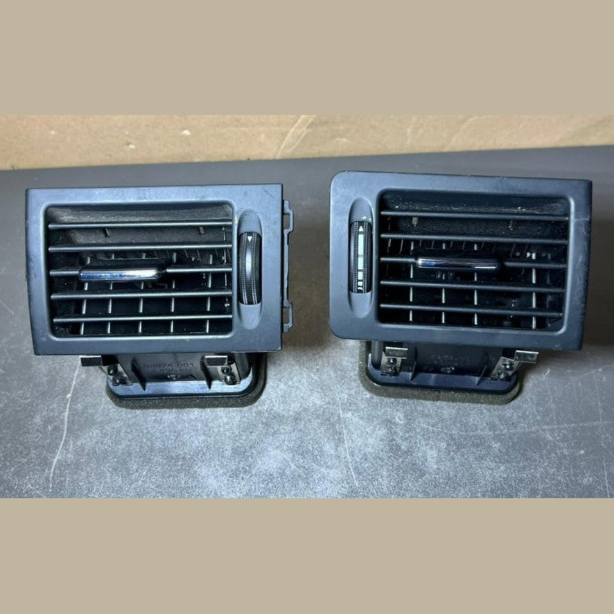 08-10 Mercedes W204 Class Front Dashboard Left \ Right Heater A/C Air Vent