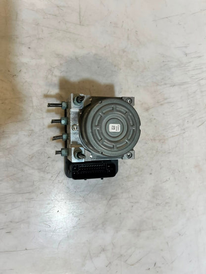 2014 BMW 3 Series F20 F30 F31 328i ABS Pump Module 6858953 OEM