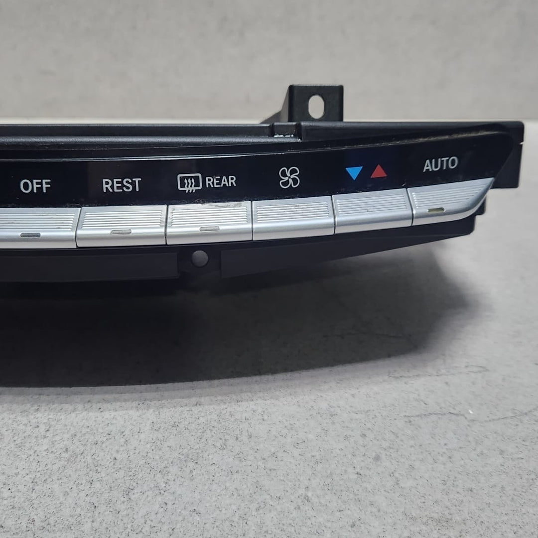 Mercedes-Benz S-Class W221 Climate Control Unit 2218709810 S-Class W221