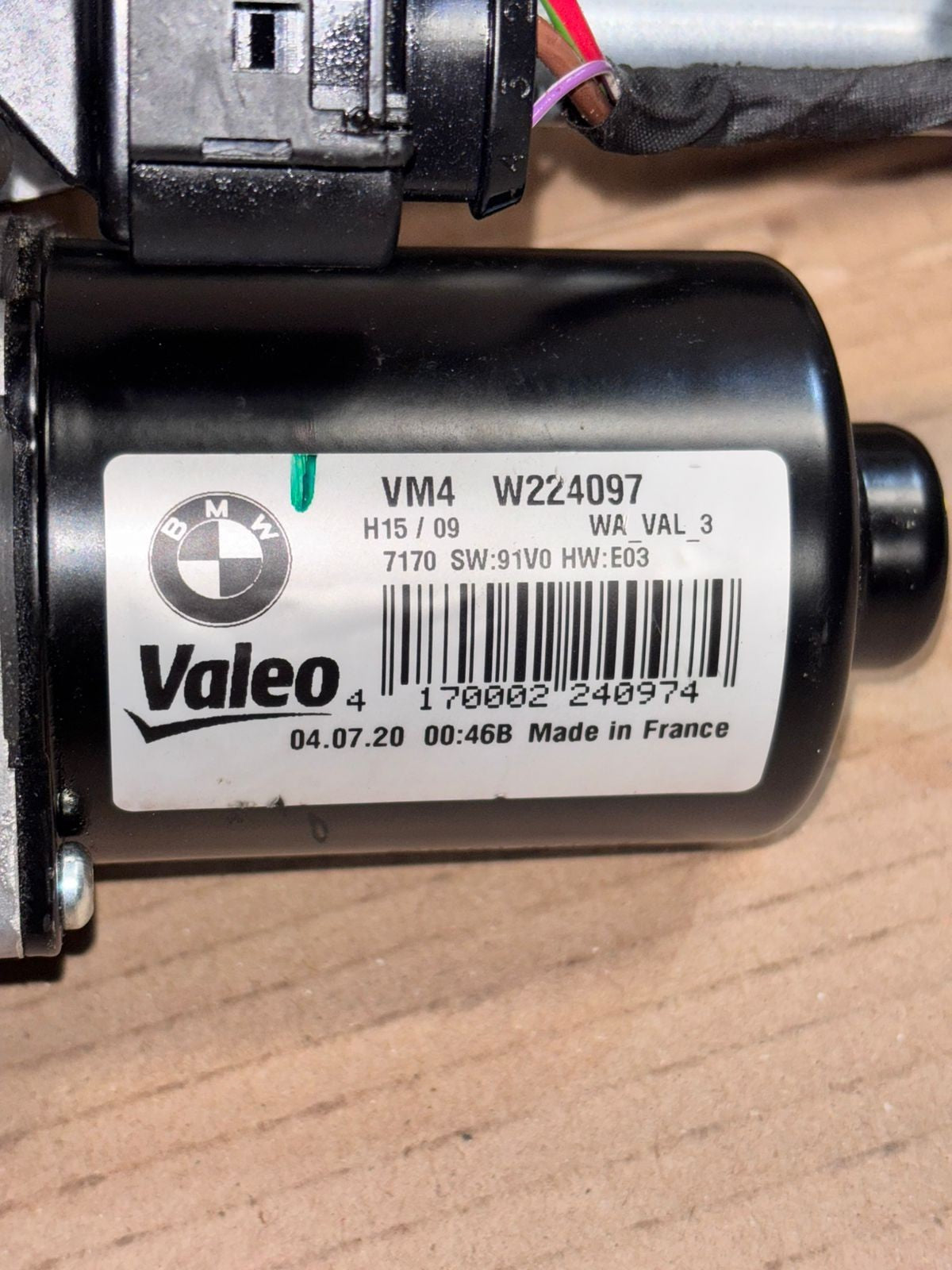 BMW G30 G31 2018  Wischermotor vorne wiper motor 9851351 LHD