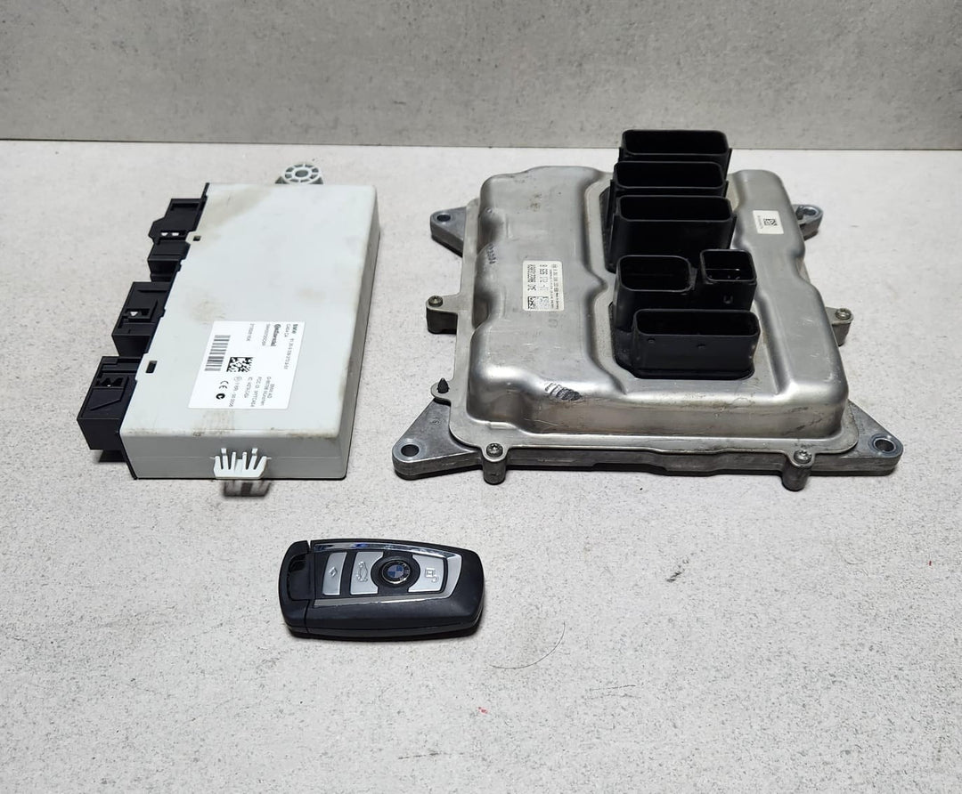 2014 BMW 320i 2014 F30 N20 Engine Control Unit DME ECU Set 8626172 OEM