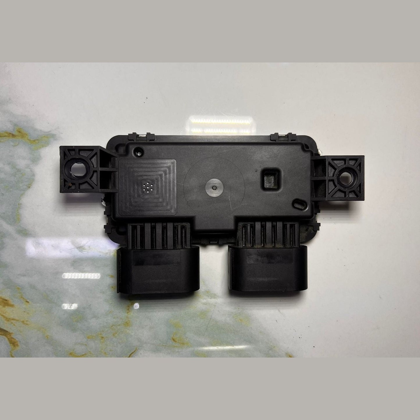 Mercedes-Benz Fuel Pump Driver Module A 000 9008214