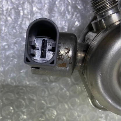 OEM BMW F20 F22 F11 Petrol N55 High Pressure Fuel Injection Pump 7610761 BOSCH