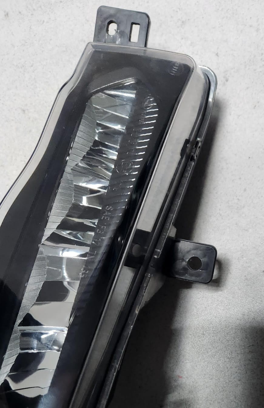 2019-2021 BMW X3 Front Right Fog Light 9492772 X3 G01 OEM