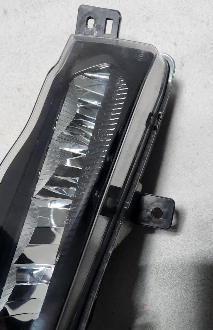 2019-2021 BMW X3 Front Right Fog Light 9492772 X3 G01 OEM