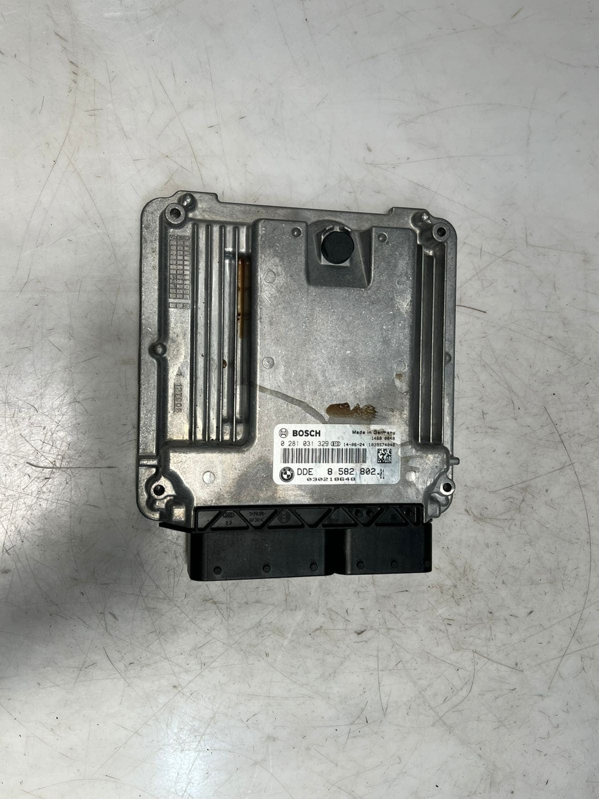 BMW F10 F30 F31 330d 530d Diesel N57N Engine Control Unit ECU DDE 8582802 OEM