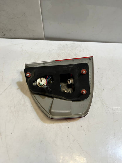 2006-2010 BMW X3 E83 RIGHT SIDE REAR Tail Light 7162210 OEM ECE