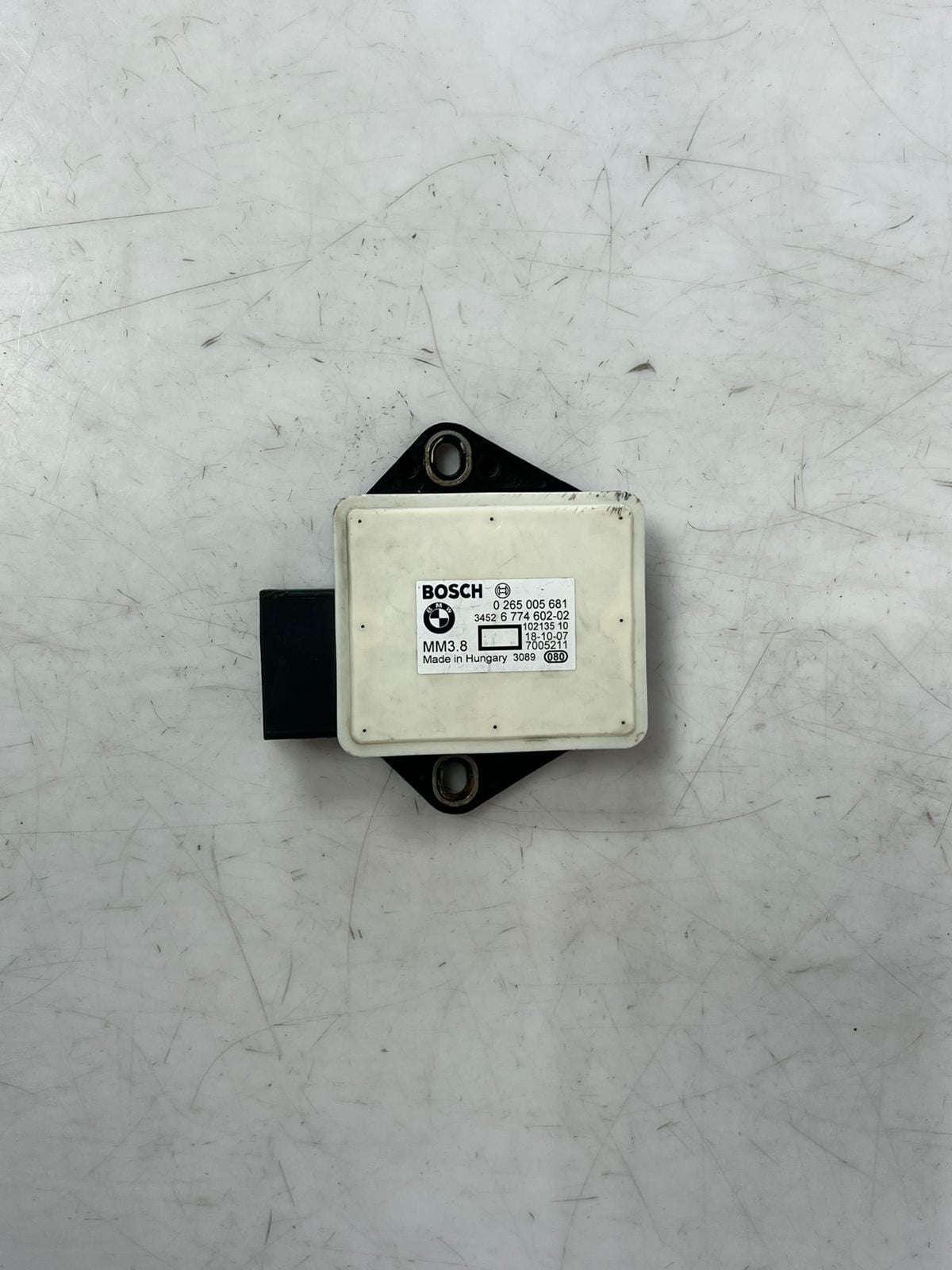 2008-2010 BMW 535i E60 E61 E63 E64 E90 528I 530XI X5 Yaw Rate Sensor 6774602 OEM