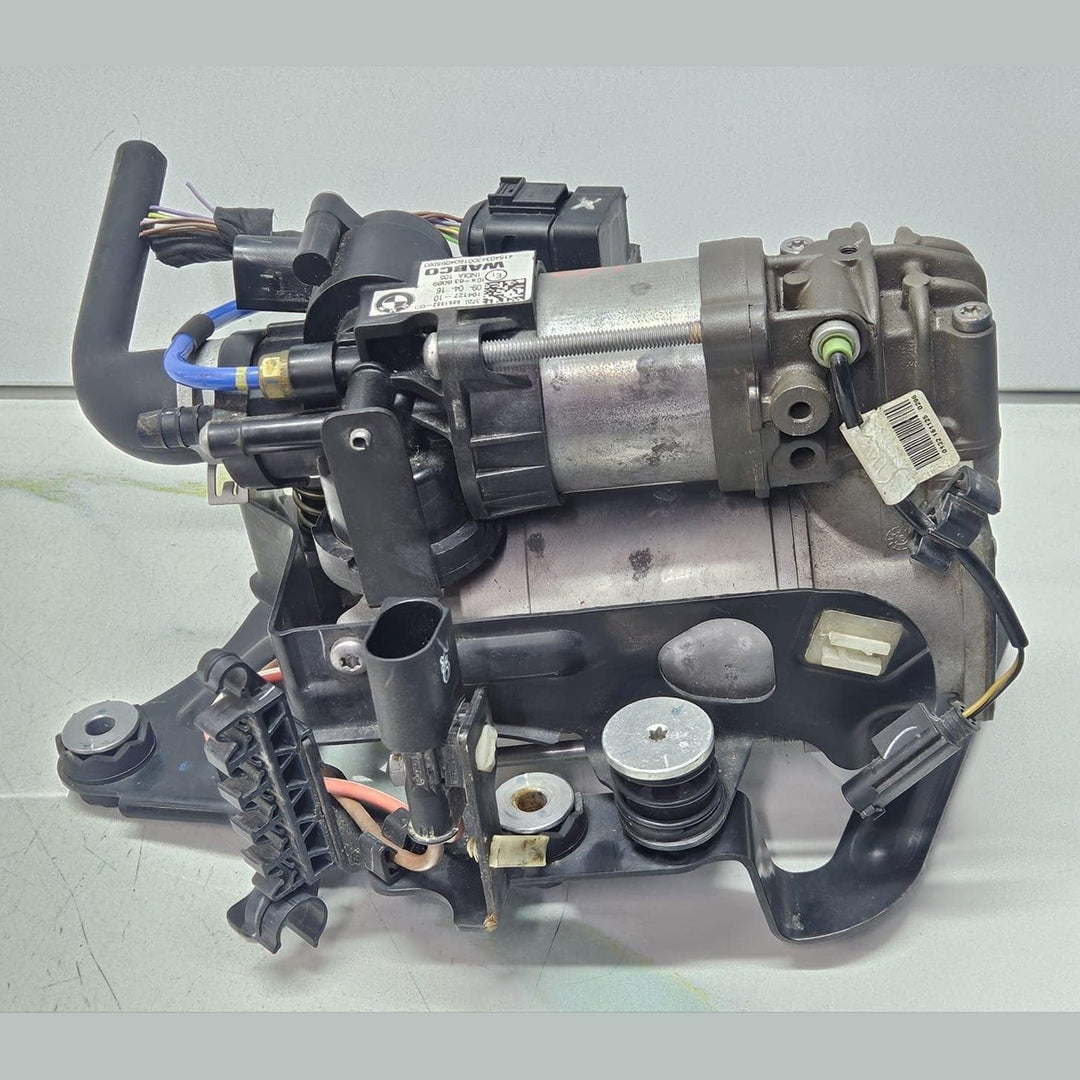 BMW 740e 7 Series G11 G12 Air Pump (Suspension) 6861882 OEM