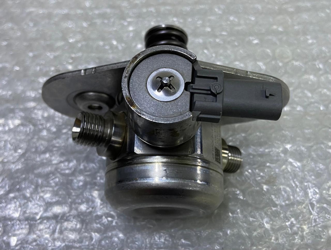 OEM BMW F45 225 xe F20 F21 F22 F23 high pressure pump high pressure pump 7636881