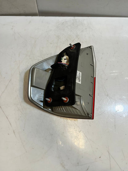 2006-2010 BMW X3 E83 RIGHT SIDE REAR Tail Light 7162210 OEM ECE
