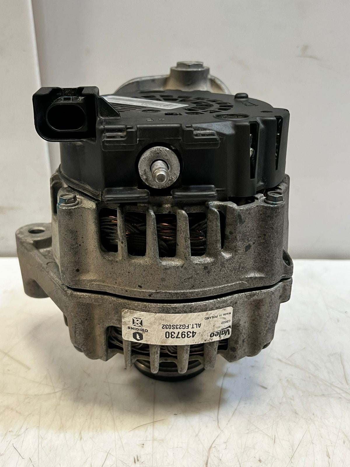 BMW 5 Series F10 F118 F25, 7 Series, X3, X5, and X6 Alternator FGN23S032 OEM