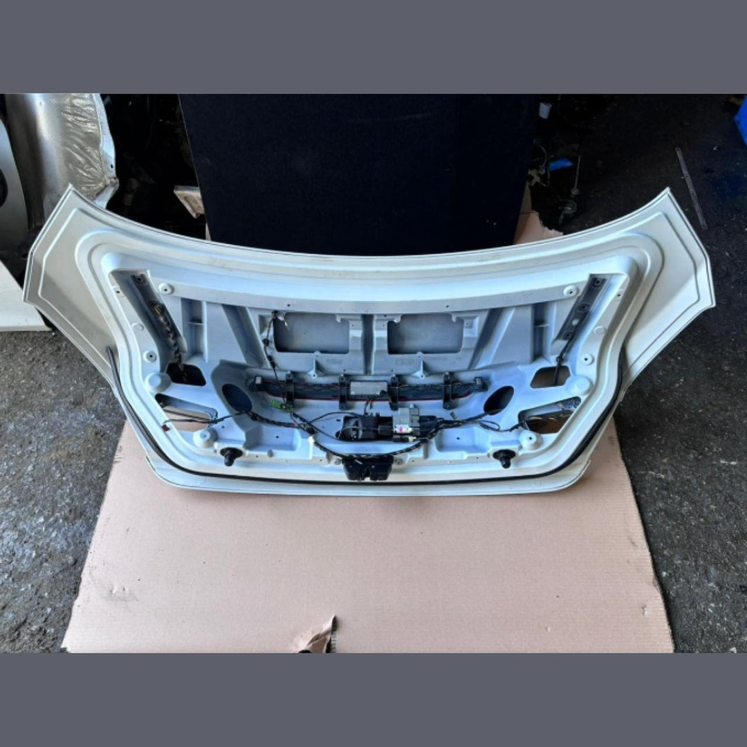 2012-2018 BMW M6 Trunk Lid 7228478 WHITE METALIC F06 
