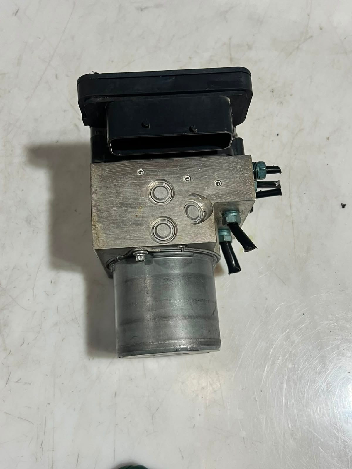 BMW F10 5 Series F06 6 Series F01 7 Series Abs Pump Module 6865860 OEM