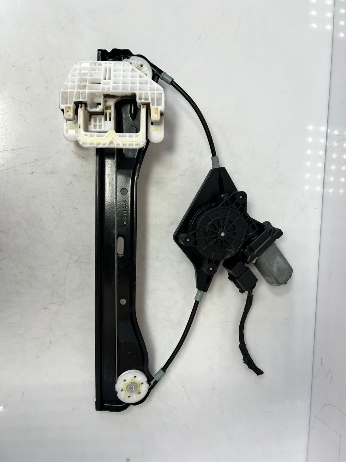 2011-2017 Mini Cooper Countryman R60 Rear Right Window Regulator 9800636 OEM