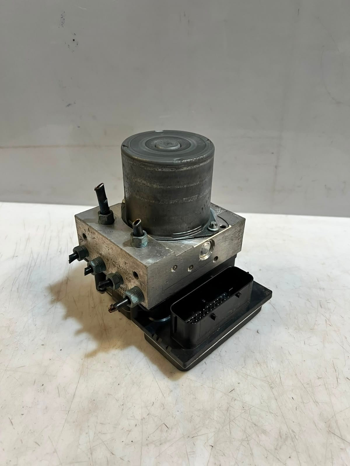 2010-2015 BMW X1 E84 EUR N20 RHD Hydraulic Abs Brake Pump 6860216-01 OEM