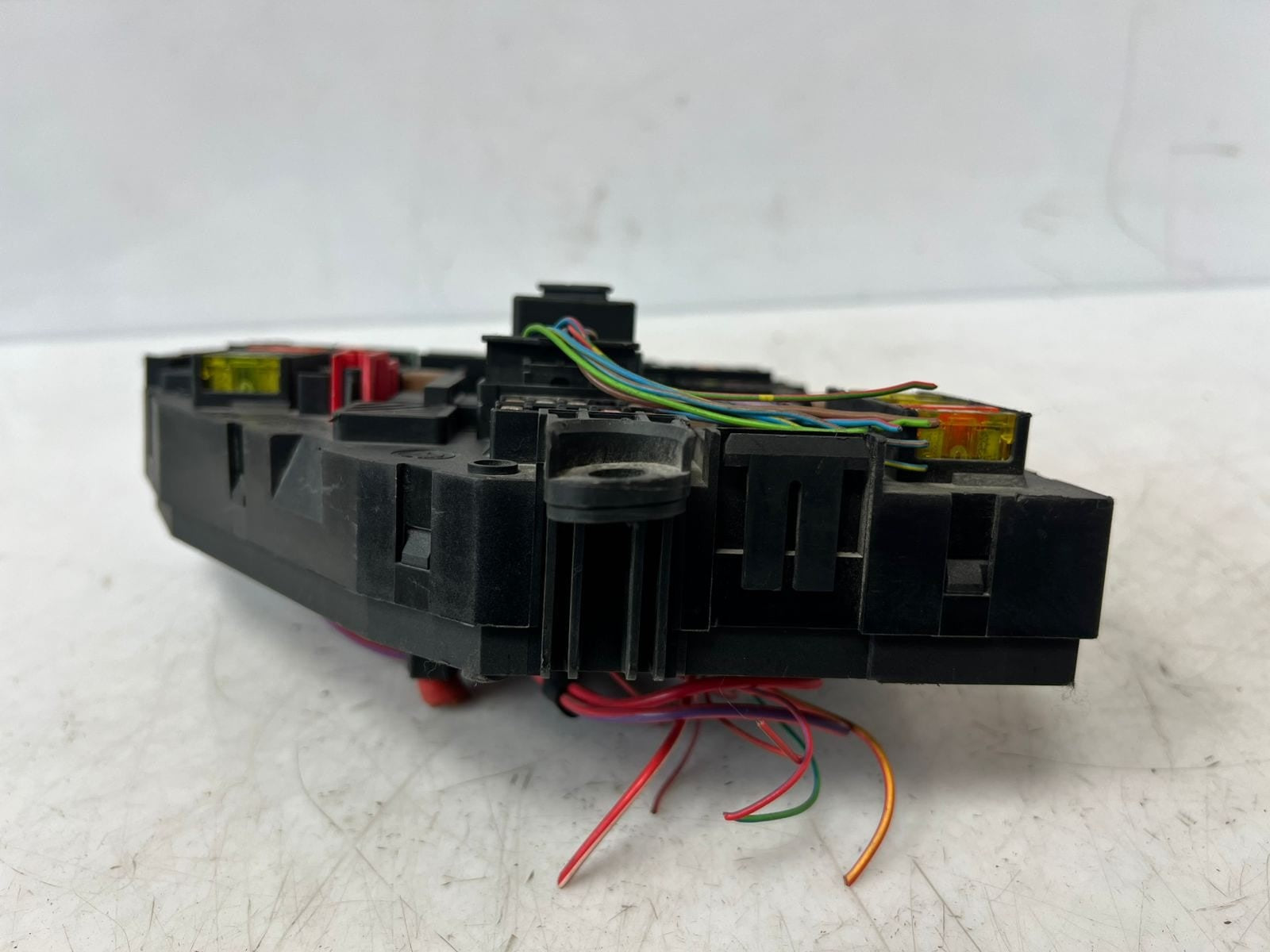 2013 BMW 750i F01 F02 F04 F06 F10 Rear Power Distribution Fuse Box 9264924 OEM