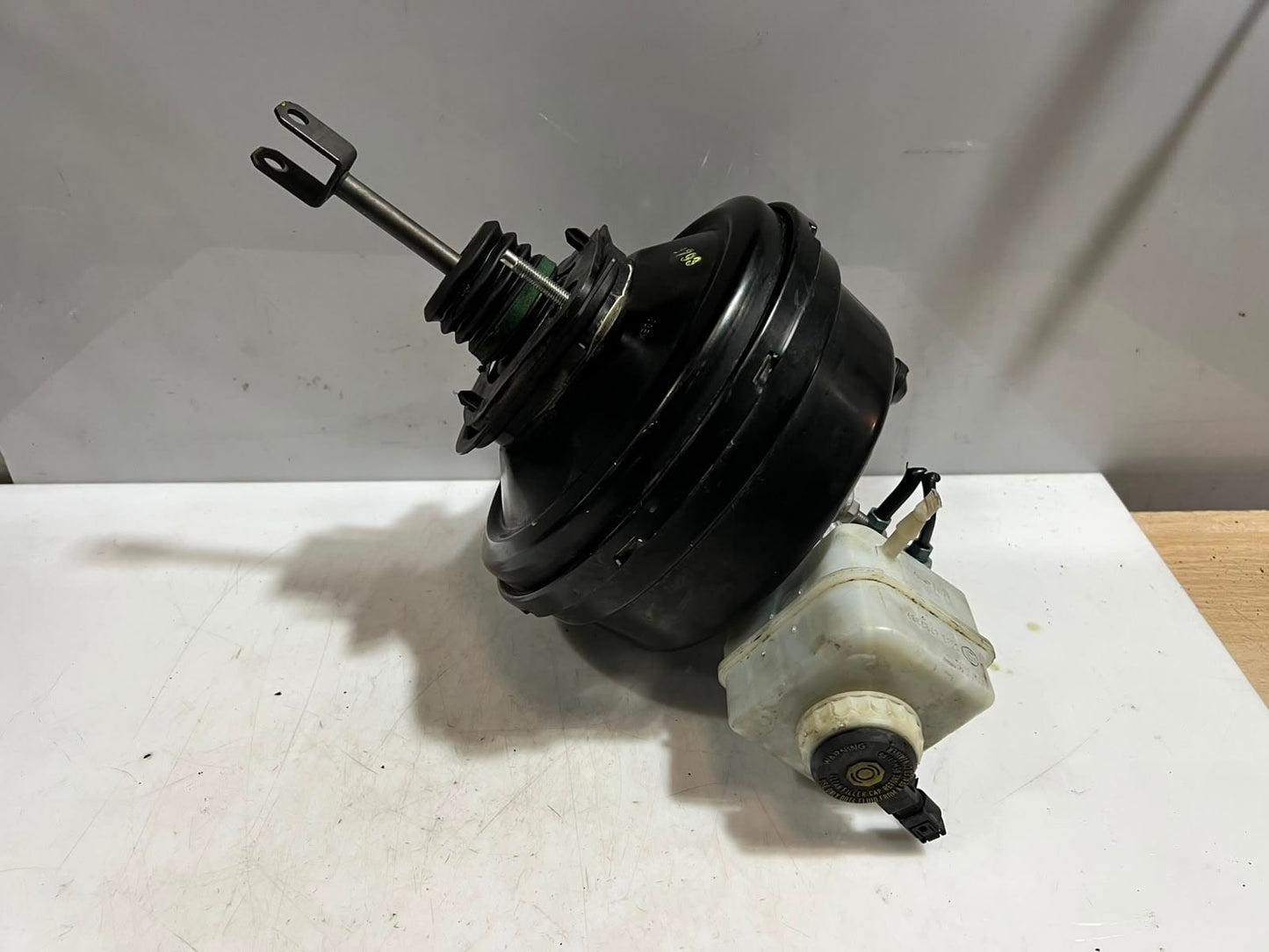 2010-2016 BMW M5 F10 F06 S63 4.4i V8 Brake Master Cylinder with Servo 2284395
