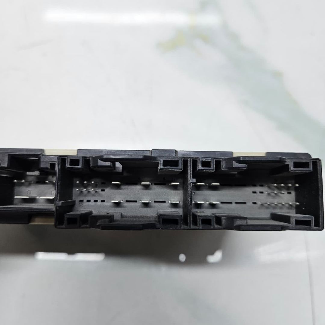 2012-2018 BMW F30 320i Driver Seat Memory Control Module 9483825