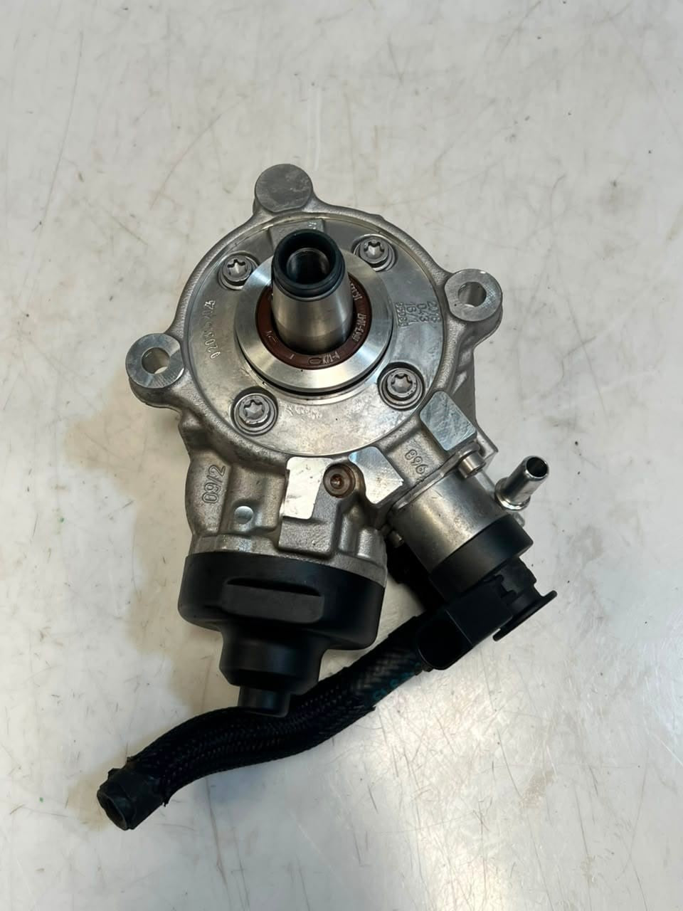 BMW 2' F45 F46 B47 F20 F30 F10 G30 Fuel Injection High Pressure Pump 8511626 