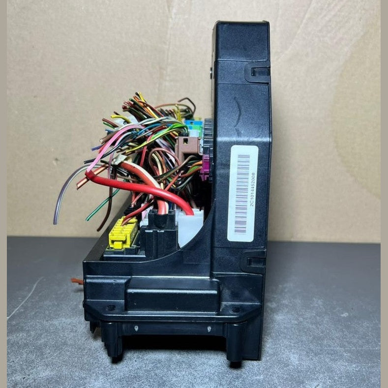10-16 Mercedes-Benz W212 W204 Front SAM Module Relay Fuse Box A212 9008307 OEM