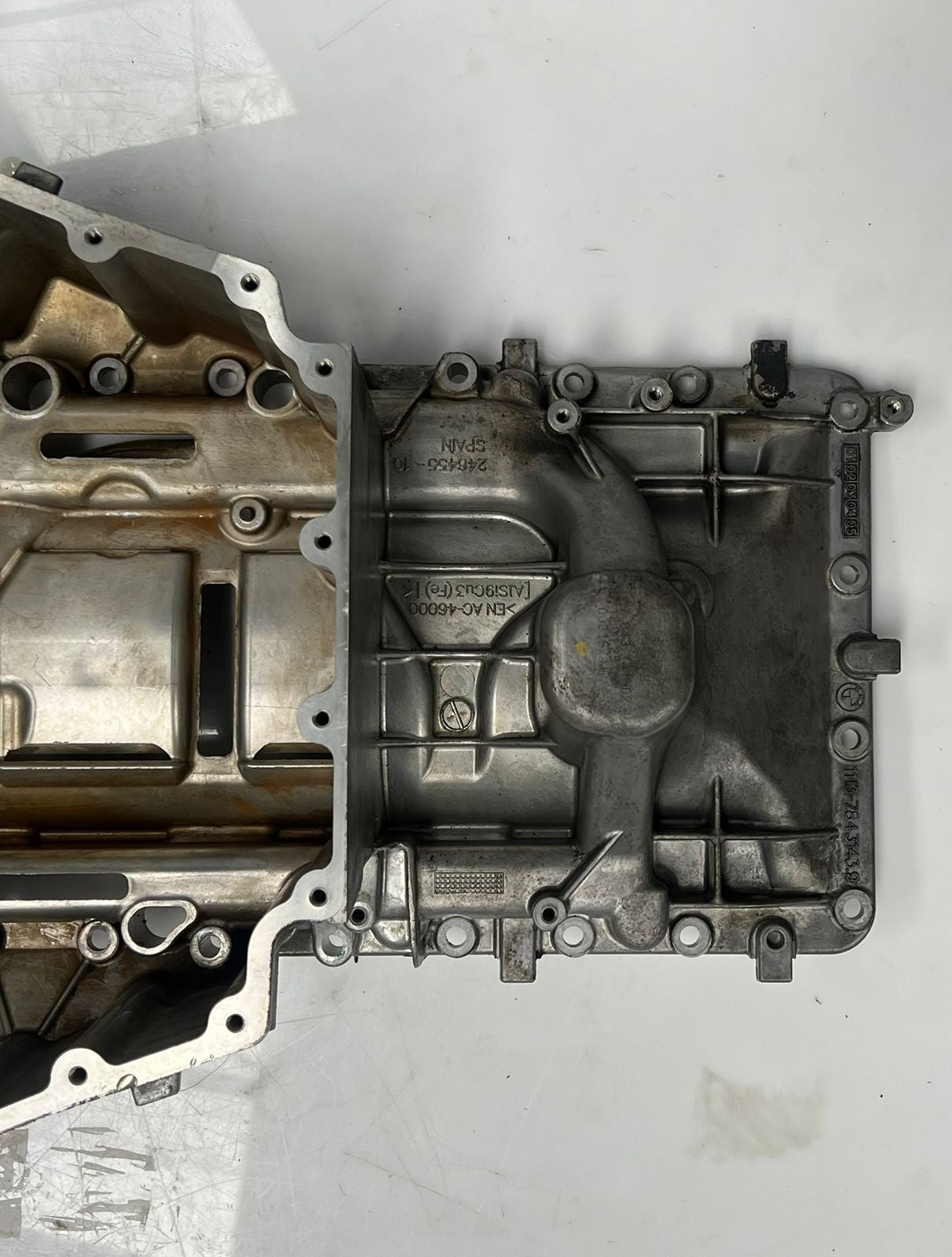 BMW F10 M5 F12 F13 M6 S63N Petrol Engine Upper Oil Sump Pan. PNo-1113 7843143 9