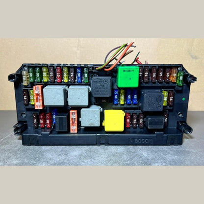 10-16 Mercedes-Benz W212 W204 Front SAM Module Relay Fuse Box A212 9008307 OEM