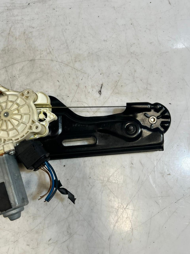 2008-2014 BMW X6 E71 RIGHT Rear Window Regulator With Motor 7179602 OEM